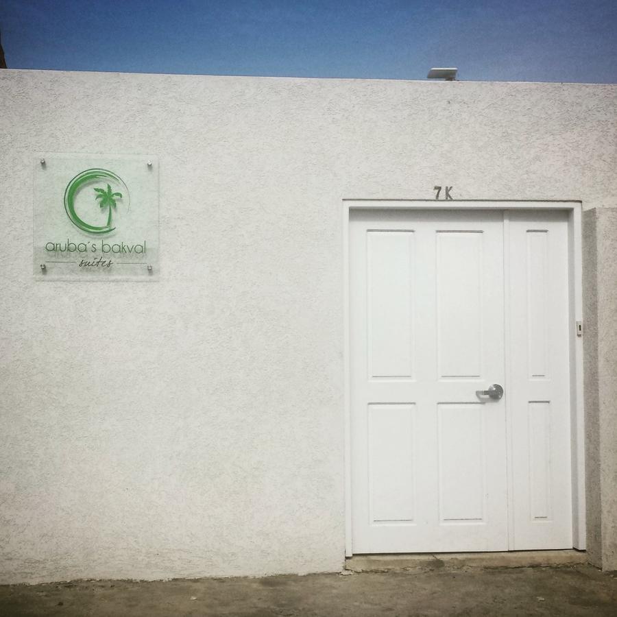 Aruba'S Bakval Suites Exteriör bild